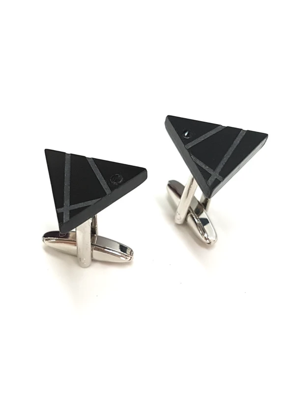 crni trikotni mansetni gumbi s kristalom swarovski by tinadesign