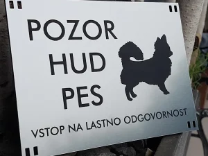 srebrno crna tablica pozor hud pes civava za pritrditev z vezicami_TinaDesign