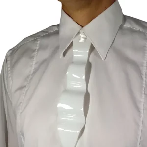 bela pleksi valovita moska kravata na modelu TinaDesign