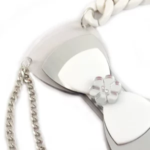 detajli srebrno belega zenskega metuljcka s ketnicami TinaDesign