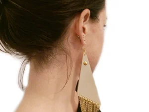 pearl zlat statement uhan na modelu Tina Design