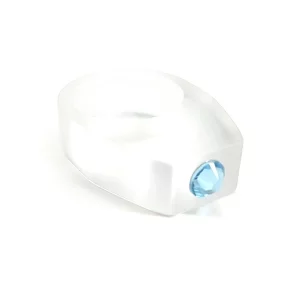 top diamond pleksi prstan s svetlo modrim swarovski kristalom tinadesign