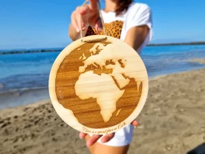 lesena stenska dekoracija earth TinaDesign