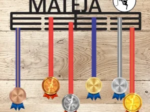 primer medalj na obesalu Tina Design